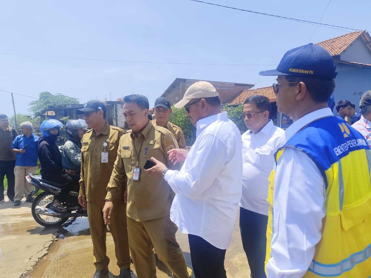 Atasi Banjir dan Rob, Pemkab Pekalongan bersama BOPJ Tinjau Sungai Bremi 