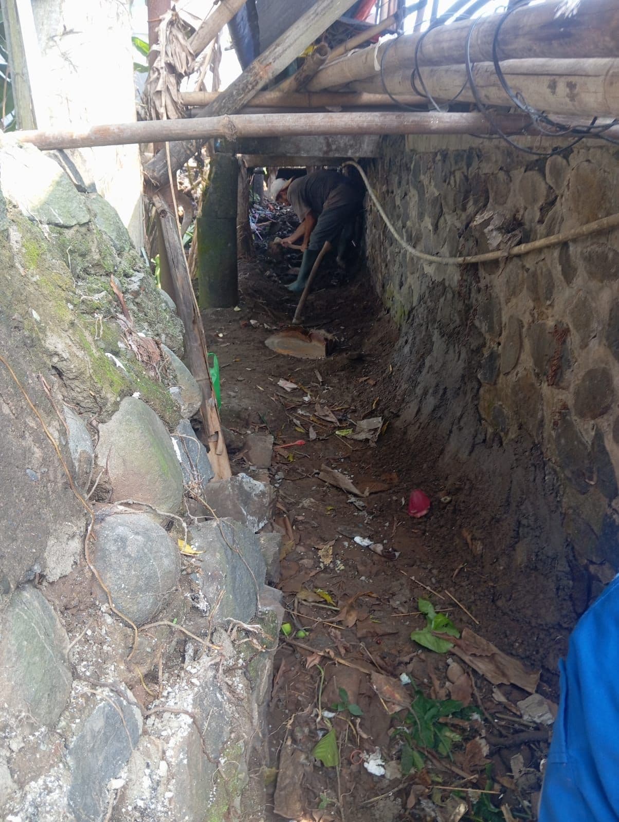 Optimalkan Layanan ke Masyarakat, DPU TARU Lakukan Keprasan Jalan dan Pembersihan Gorong-gorong